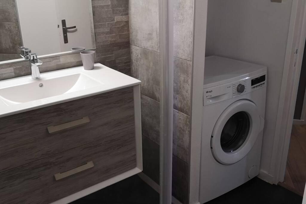 Apartment Duplex Au Centre Ville, Dans Cour Interieure Calme *